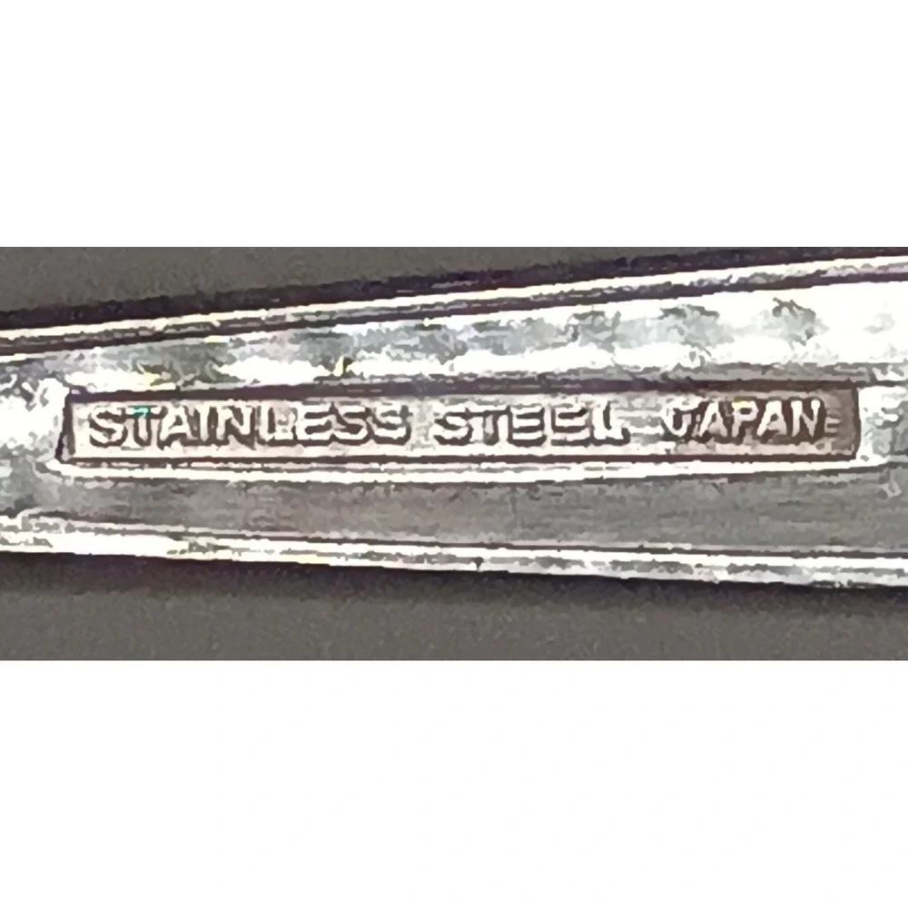 Vintage Stainless Steel Japan Dinner Fork Floral Vine Pattern 7.25 Inch Flatware